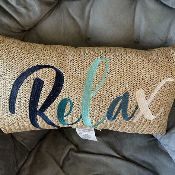 Pillow - Picture 1 of 3